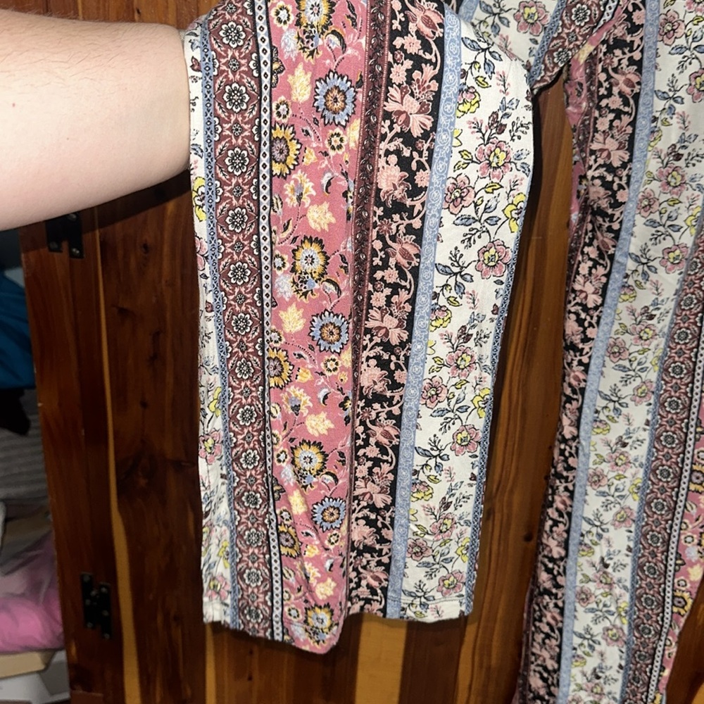 Maurices Multicolor Floral Patterned Pants - Picture 3 of 6